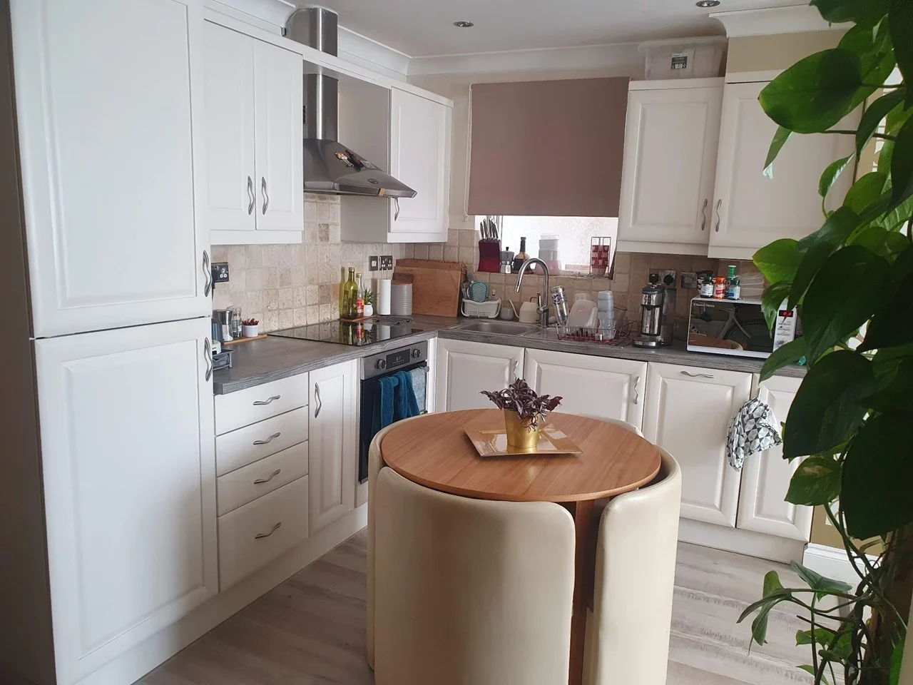 Flat Moss Lane in Greater London