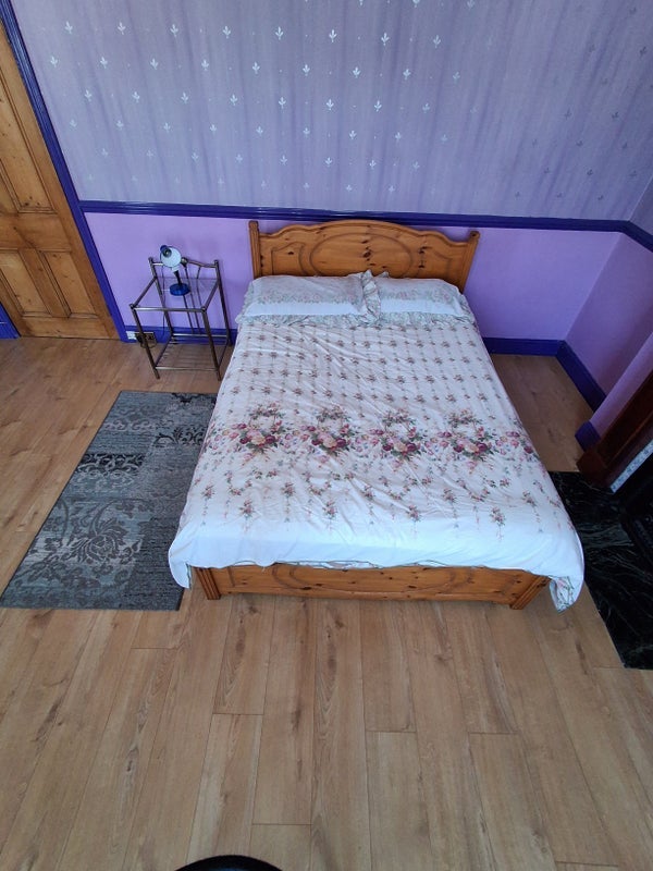 Room Gonville Road in Greater London