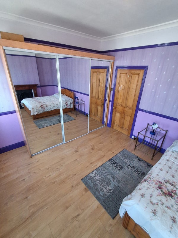 Room Gonville Road in Greater London