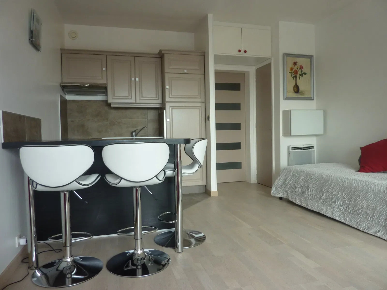 Flat Chemin de la Plaine de Bouisson in Hyères