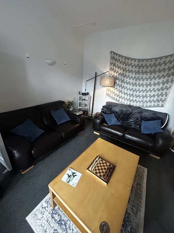 Room Dover Road in Sheffield