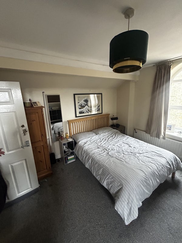 Room Dover Road in Sheffield
