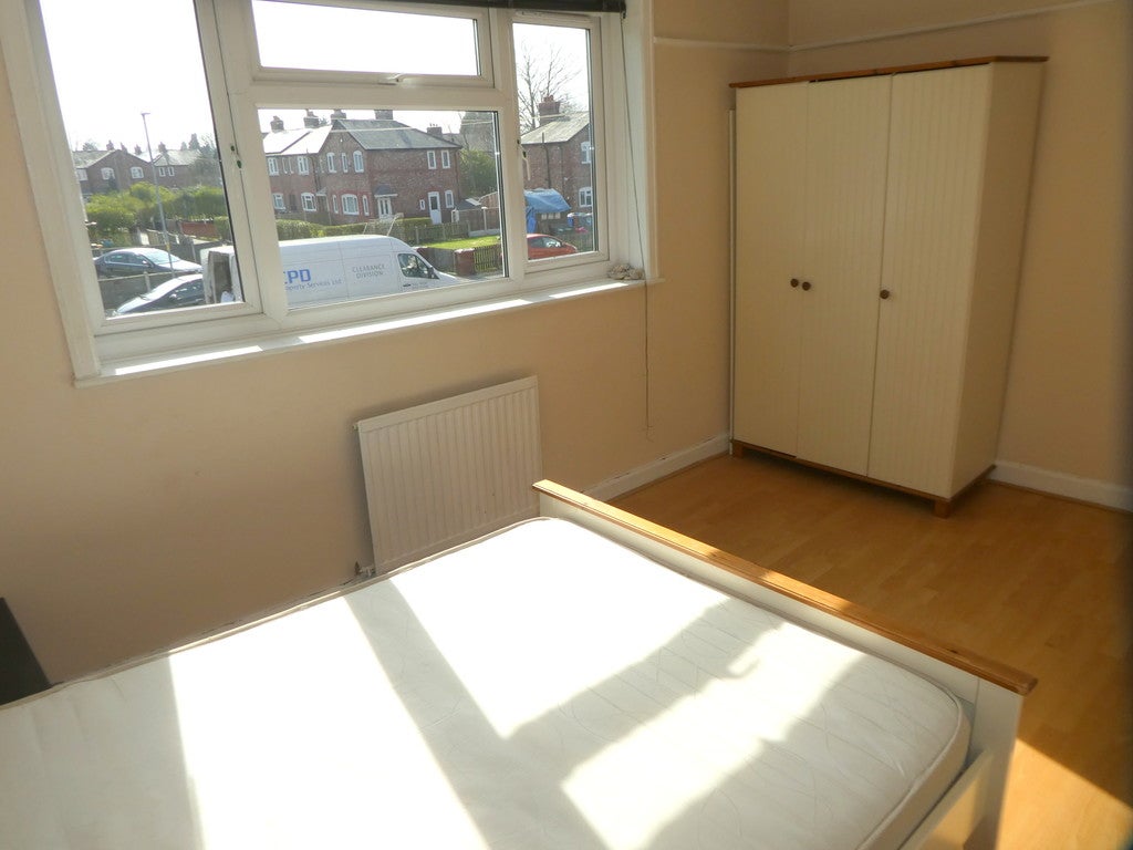 Flat Colwyn Avenue in Manchester