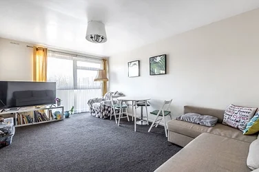 Flat Gregor Mews in Greater London