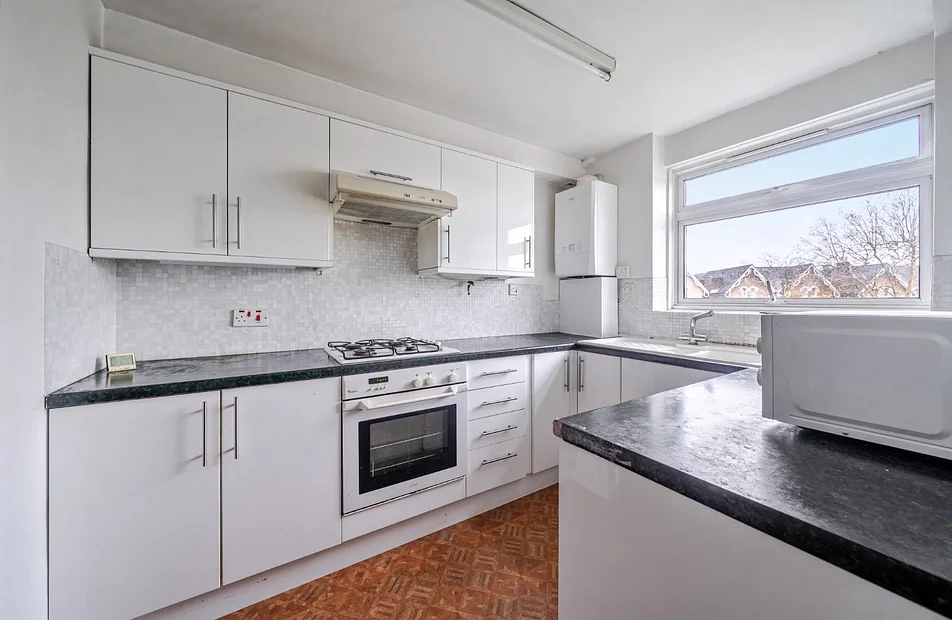 Flat Gregor Mews in Greater London