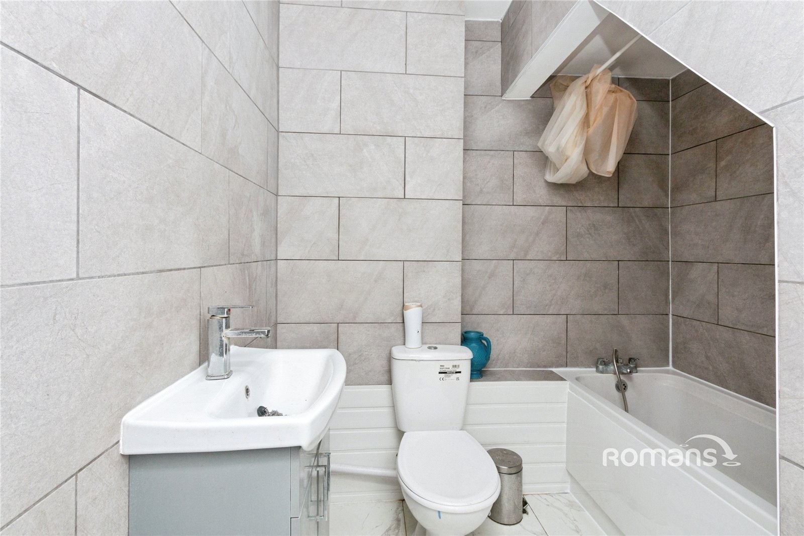 Room Newport Road in Rushmoor