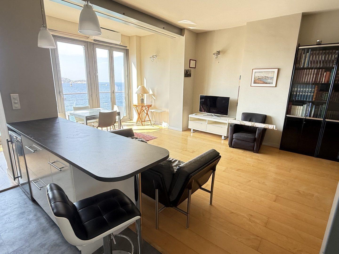 Flat Corniche du Président John Fitzgerald Kennedy in Marseille