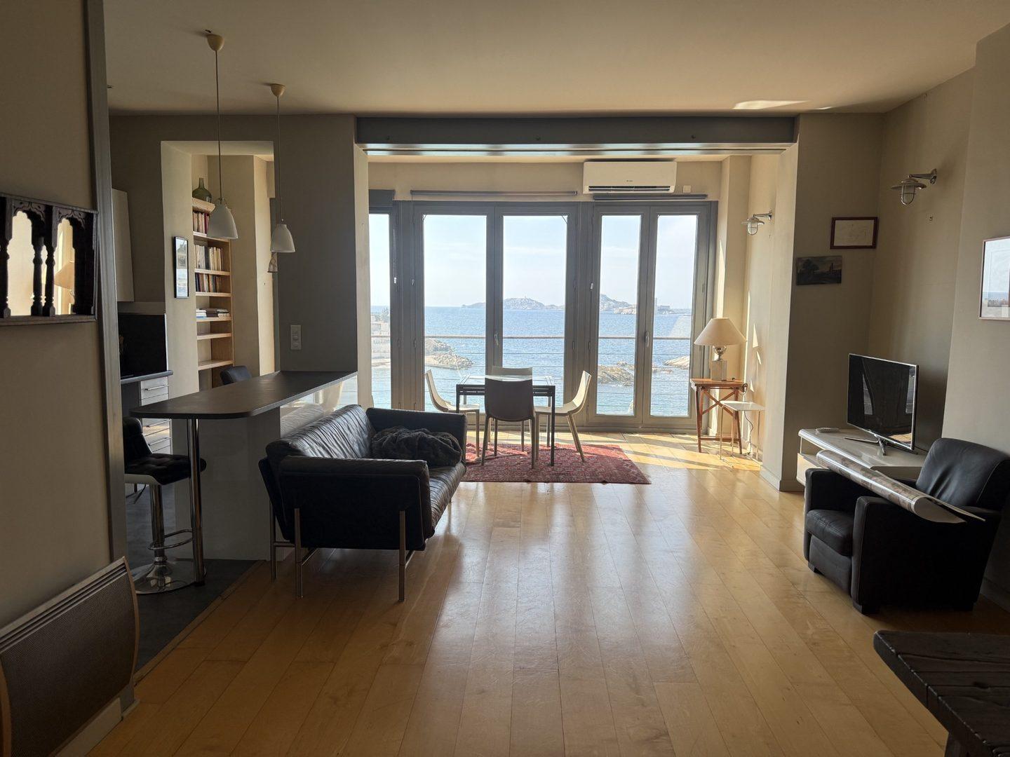 Flat Corniche du Président John Fitzgerald Kennedy in Marseille