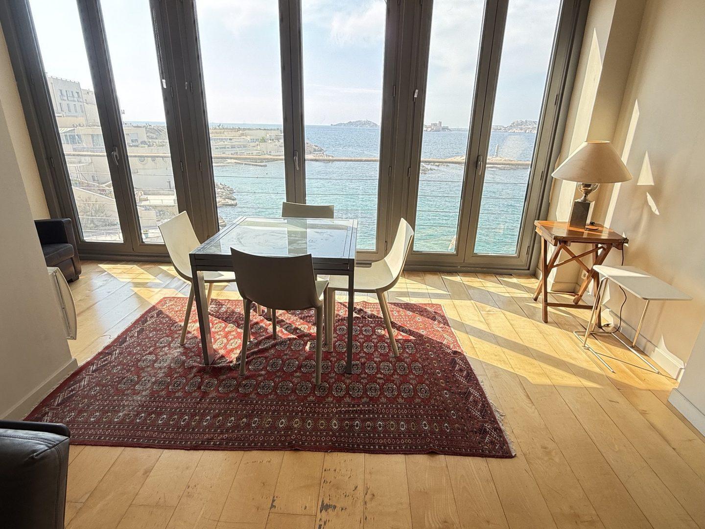 Flat Corniche du Président John Fitzgerald Kennedy in Marseille