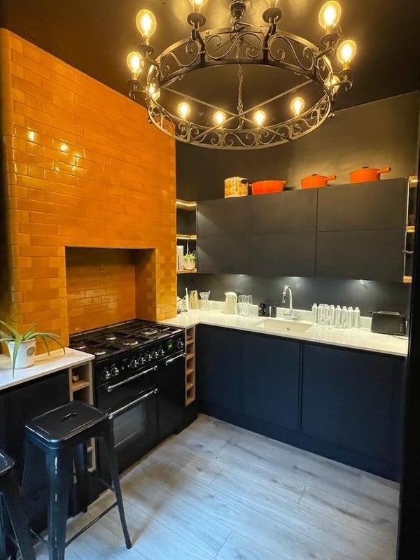 Room Amesbury Avenue in Greater London
