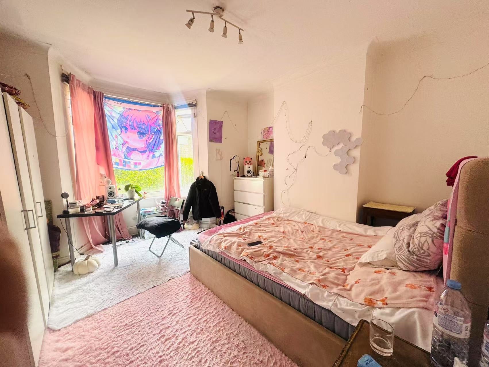 Flat Embleton Road in Greater London