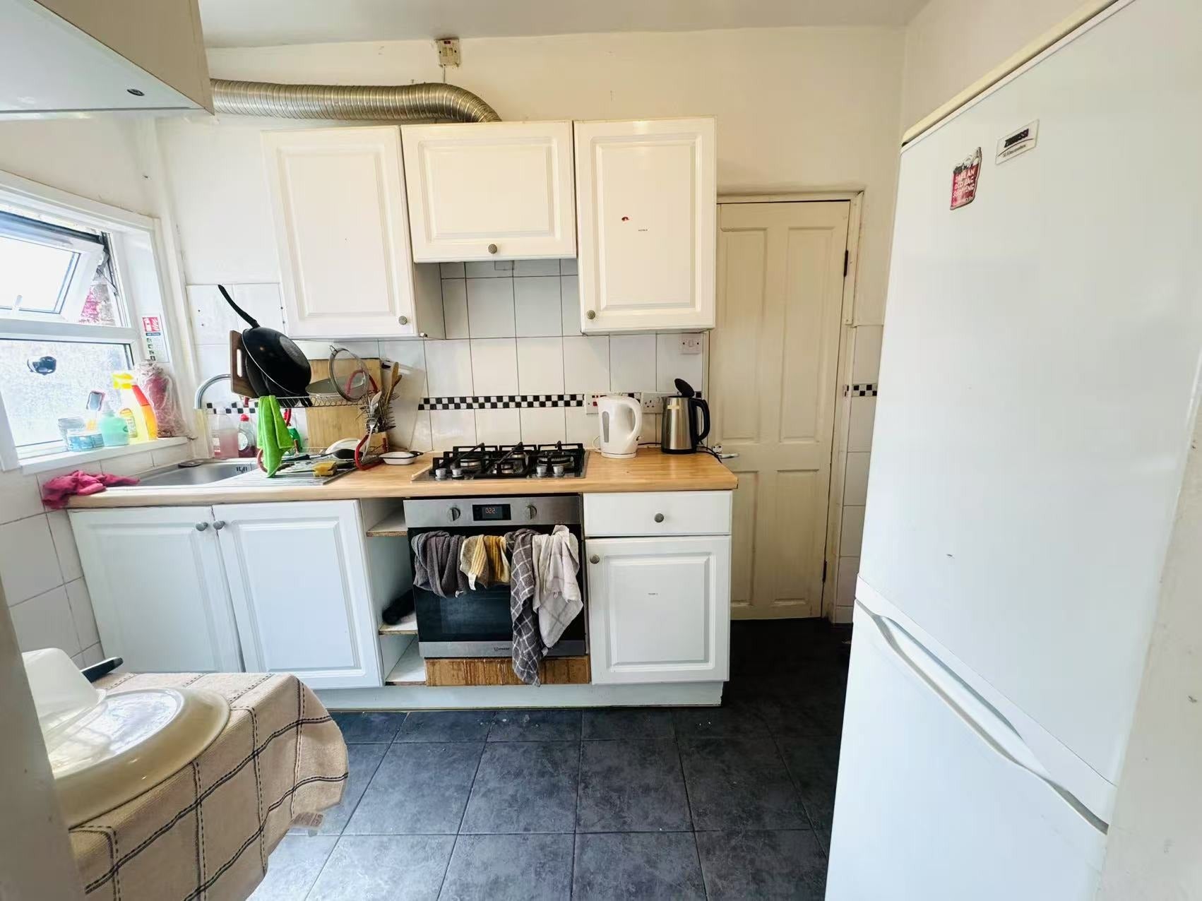 Flat Embleton Road in Greater London