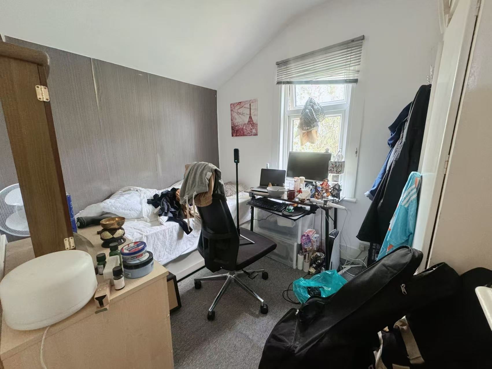 Flat Embleton Road in Greater London