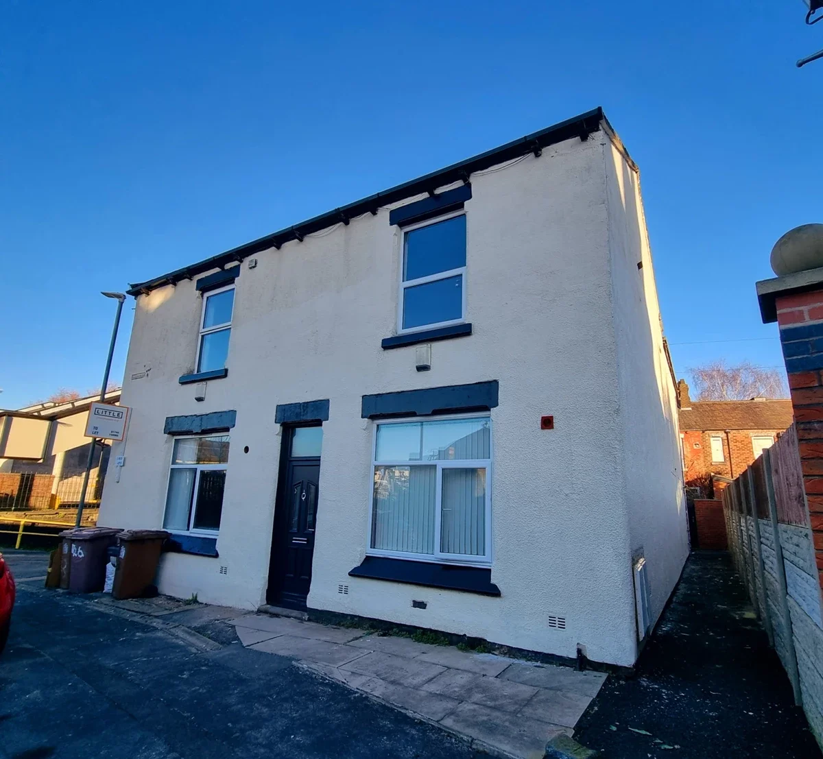 Flat Lionel Street in St Helens