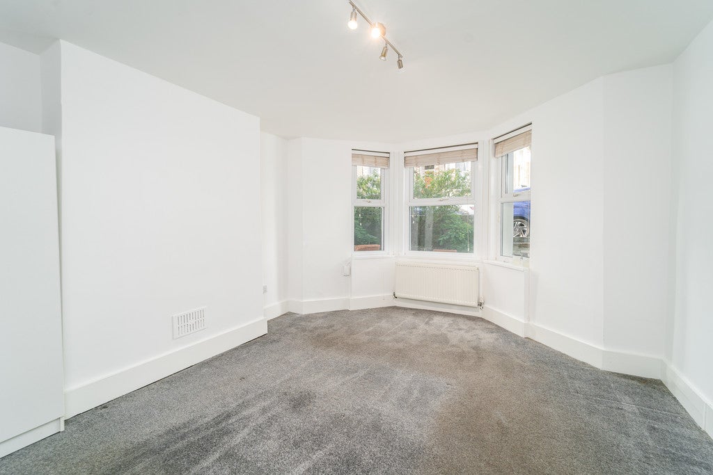 Flat Turle Road in Greater London