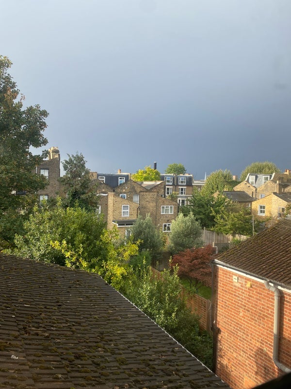 Room Dunlace Road in Greater London