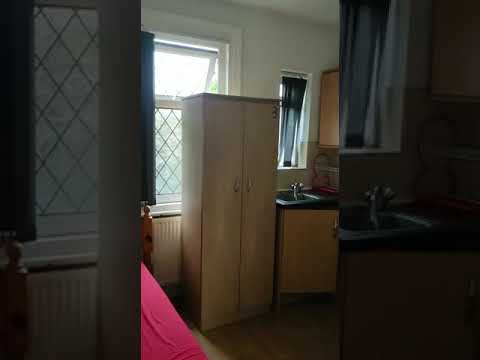 Flat Cringle Road in Manchester