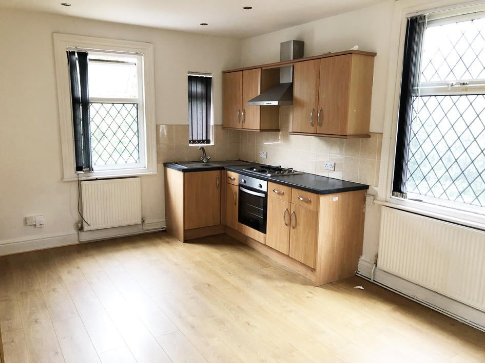 Flat Cringle Road in Manchester