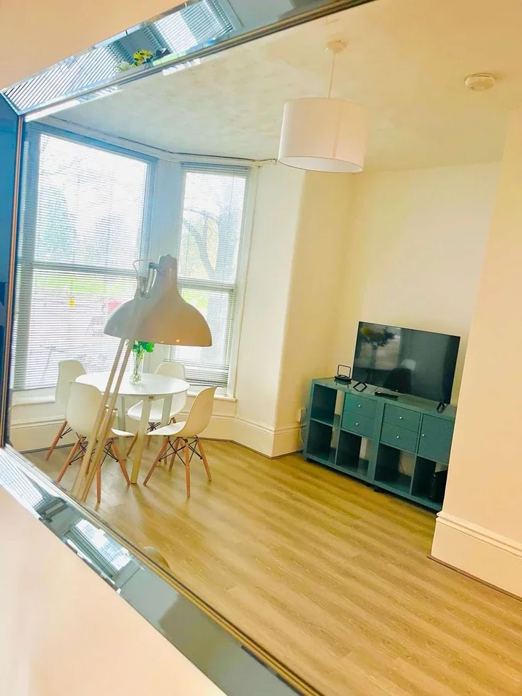 Flat Palmerston Road in Portsmouth