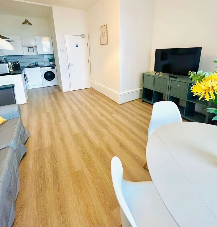 Flat Palmerston Road in Portsmouth