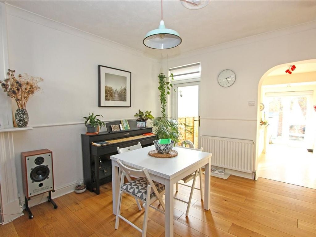 House Sanderstead Road in Greater London