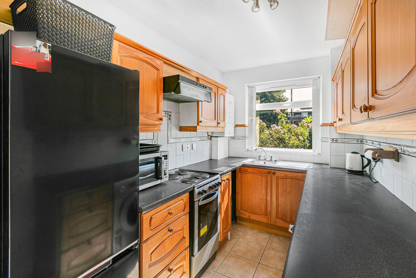 Flat Rowan Close in Greater London