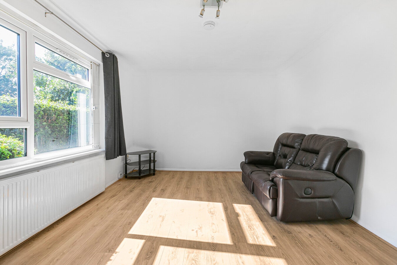 Flat Rowan Close in Greater London