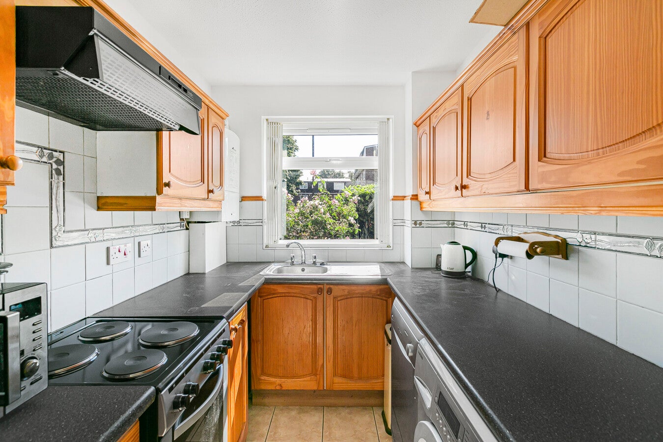Flat Rowan Close in Greater London
