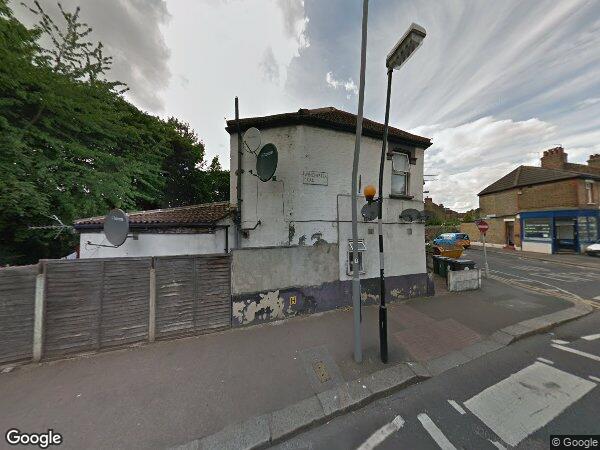 Flat Haldan Road in Greater London