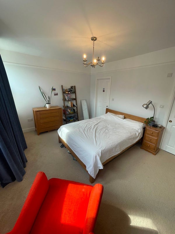 Room Eccles Road in Greater London