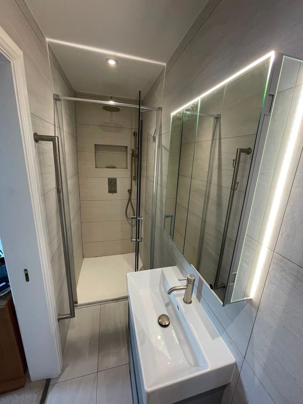 Room Eccles Road in Greater London
