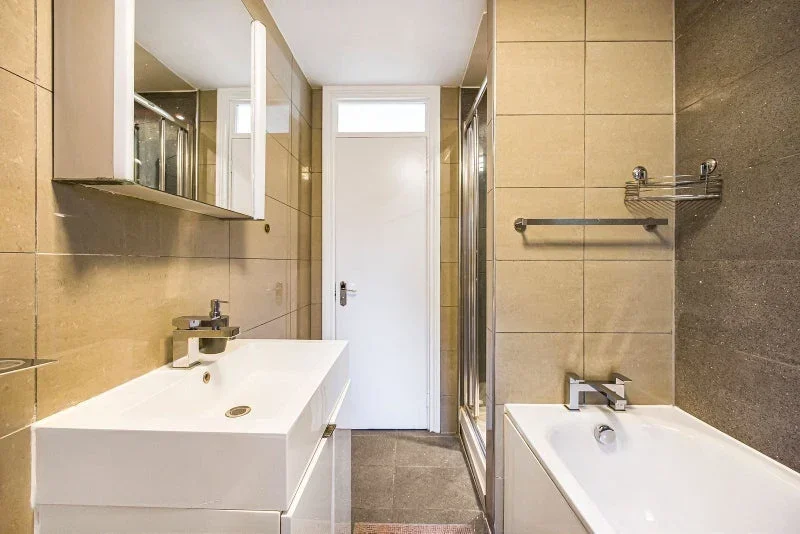 Room Rectory Square in Greater London