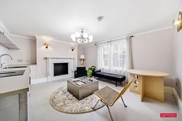 Flat Peckham Hill Street in Greater London