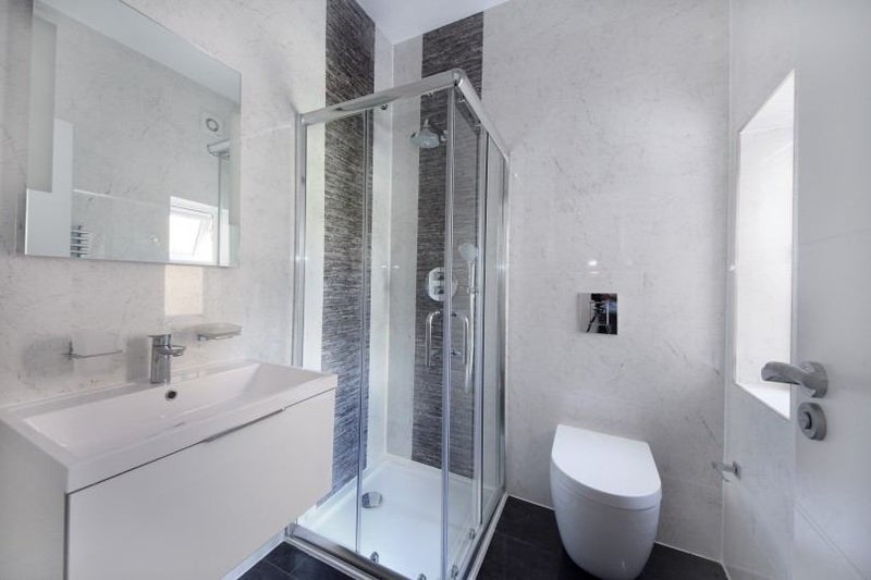 Room Waldegrave Road in Greater London