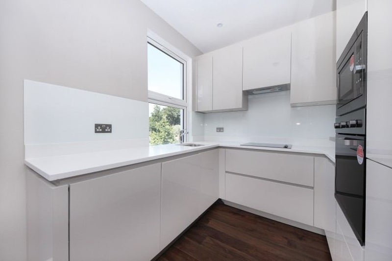 Room Waldegrave Road in Greater London