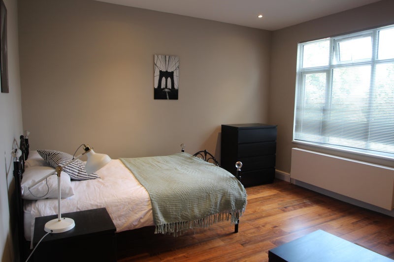 Flat Waldegrave Road in Greater London