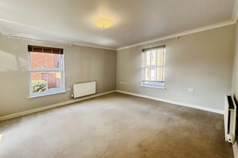 Flat Rockbourne Road in Basingstoke and Deane
