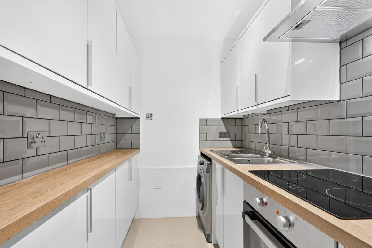 Flat Bucklers' Way in Greater London