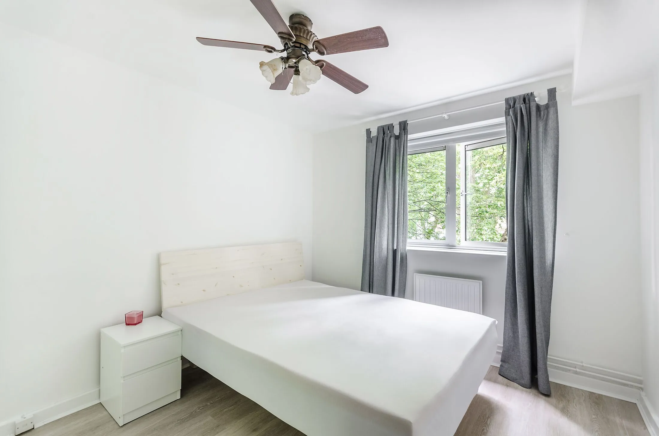 Flat Sidmouth Street in Greater London