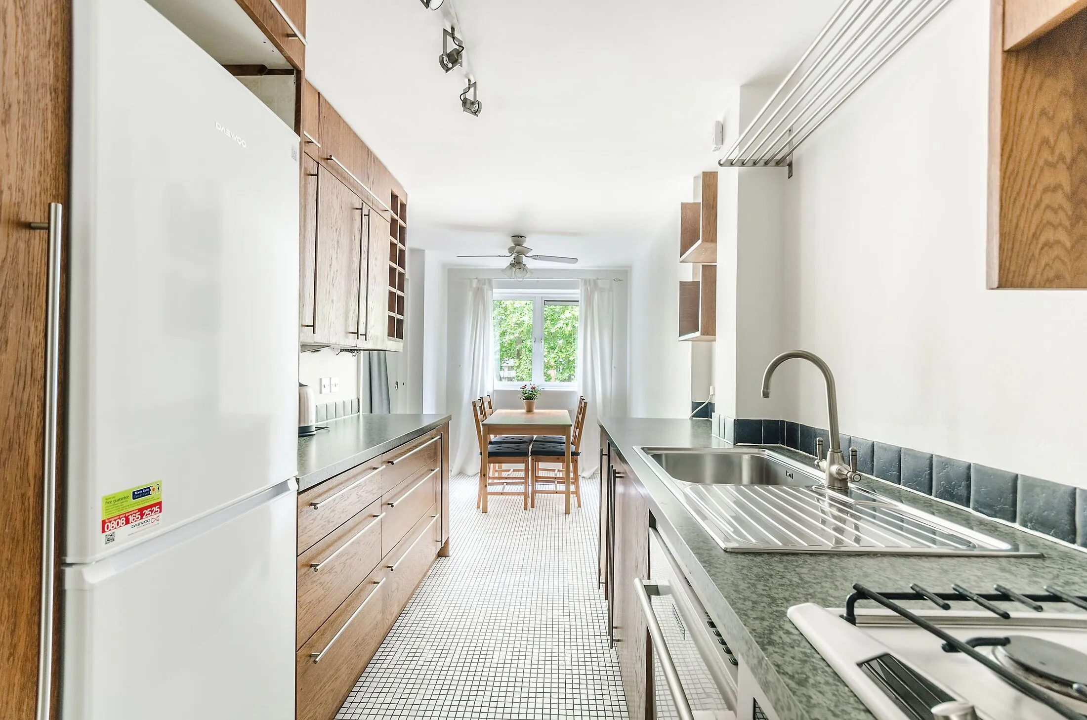 Flat Sidmouth Street in Greater London