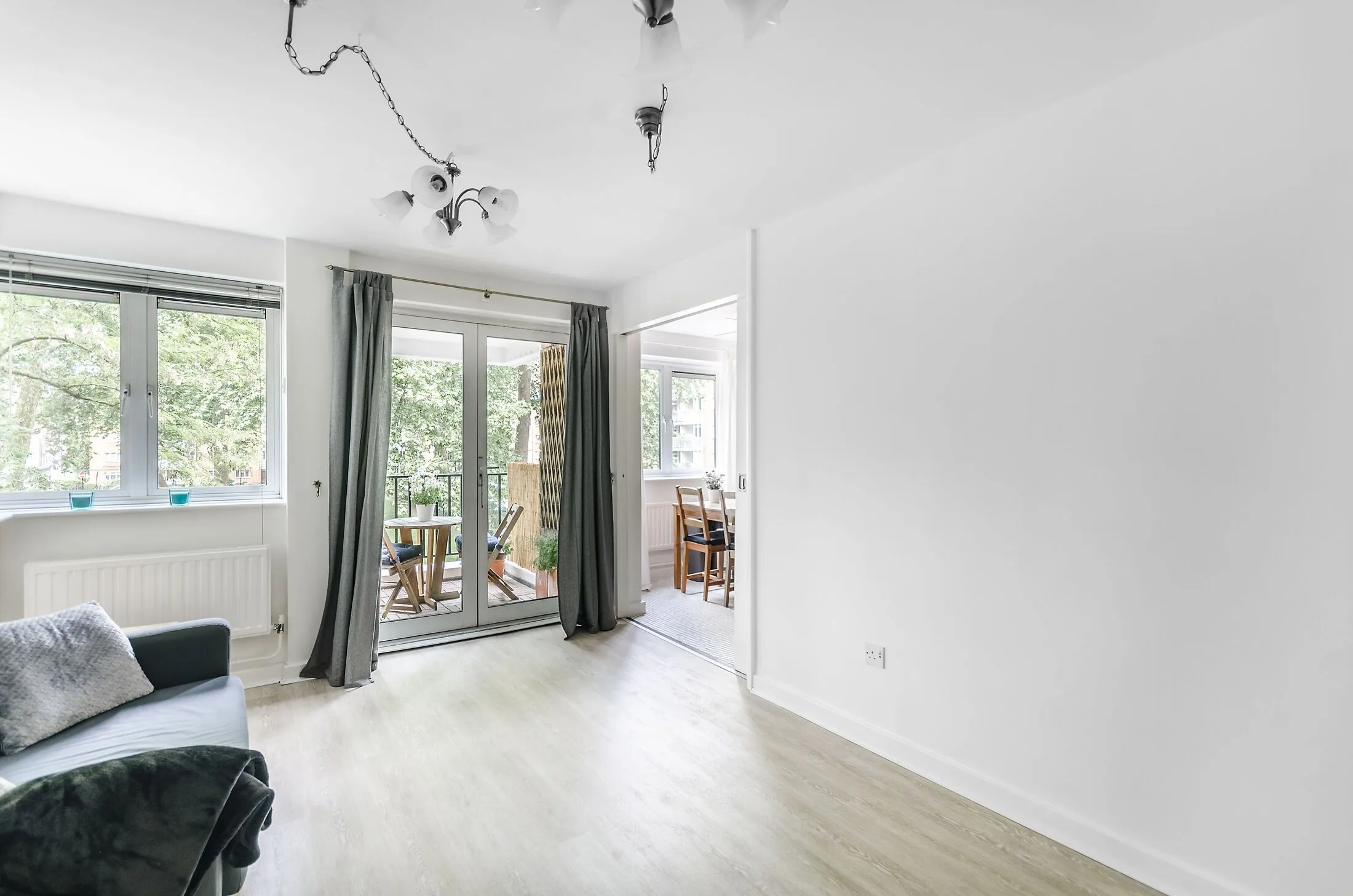 Flat Sidmouth Street in Greater London