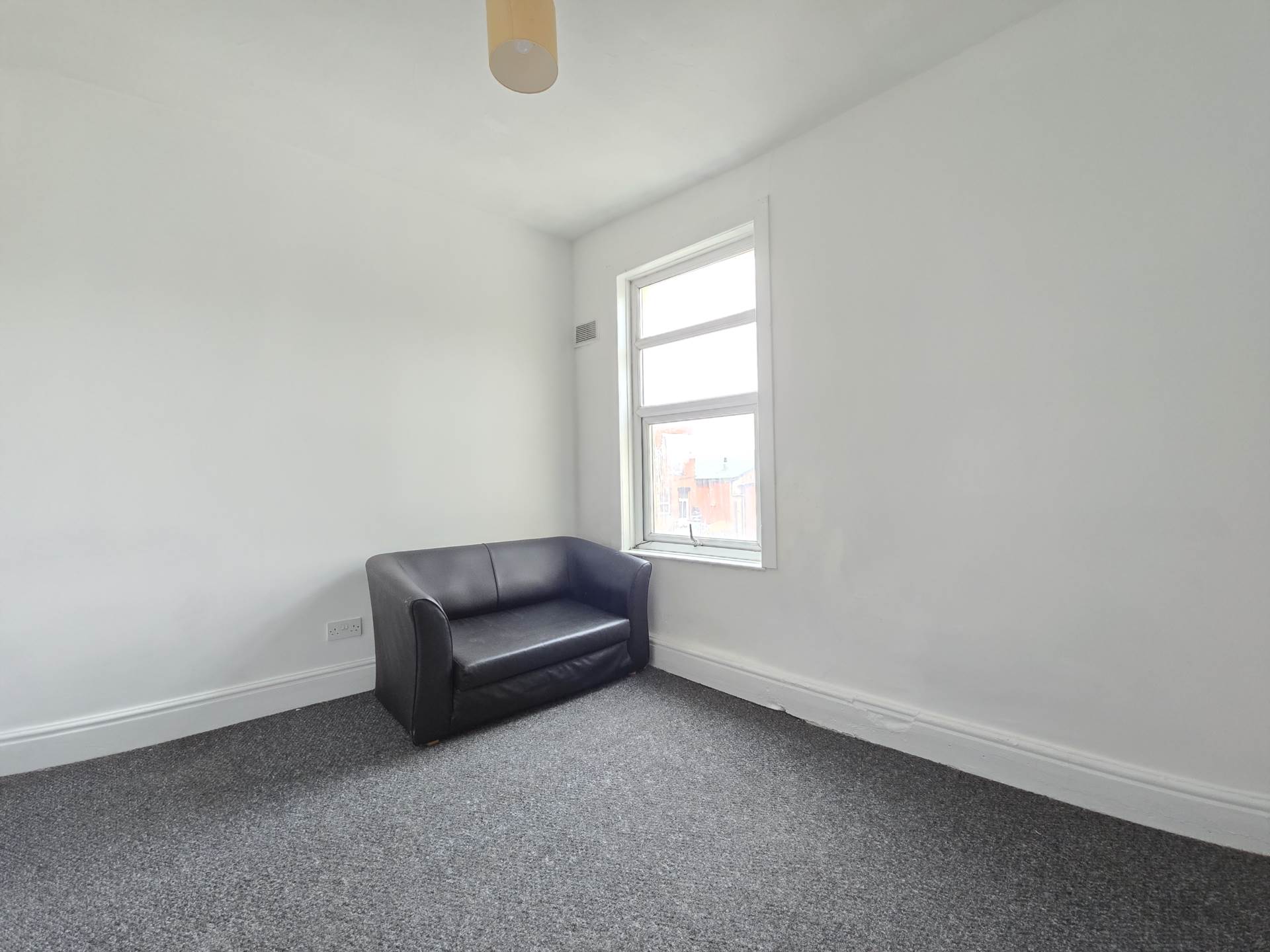 Flat Central Drive in Blackpool