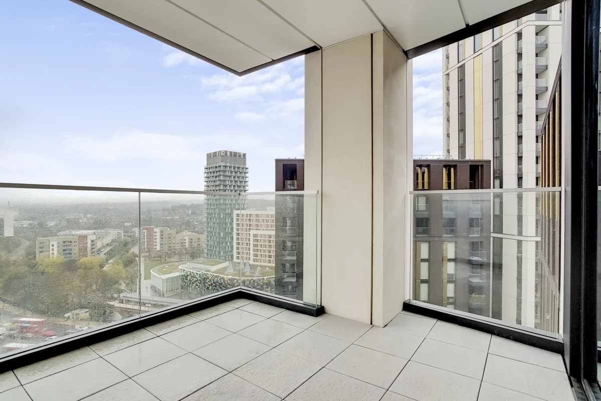 Flat Lee High Road in Greater London