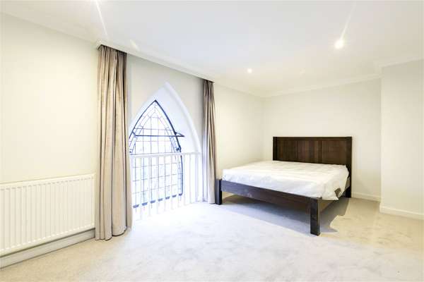 Flat Devonia Road in Greater London