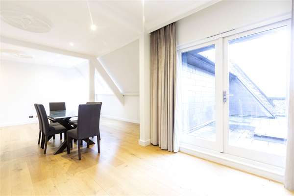 Flat Devonia Road in Greater London