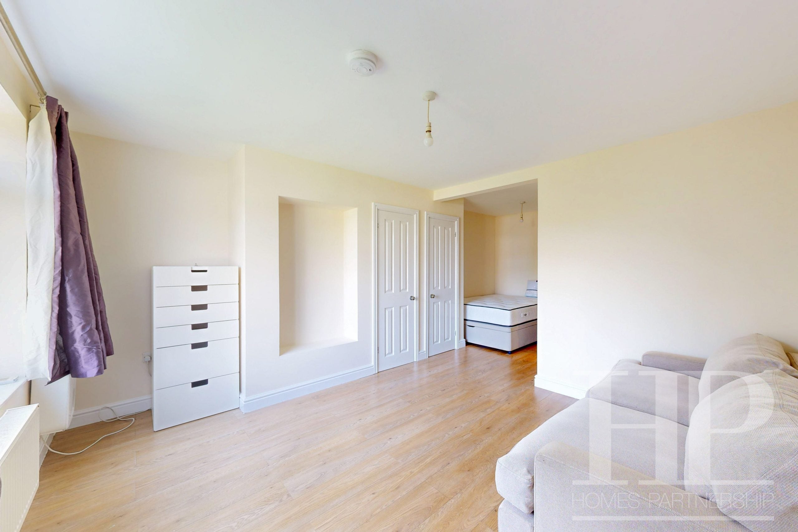 Room Friars Rookery in Crawley