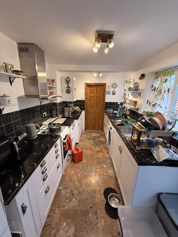Room Coleridge Avenue in Greater London