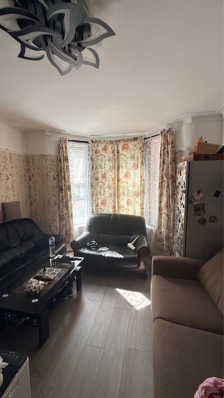 Room Coleridge Avenue in Greater London