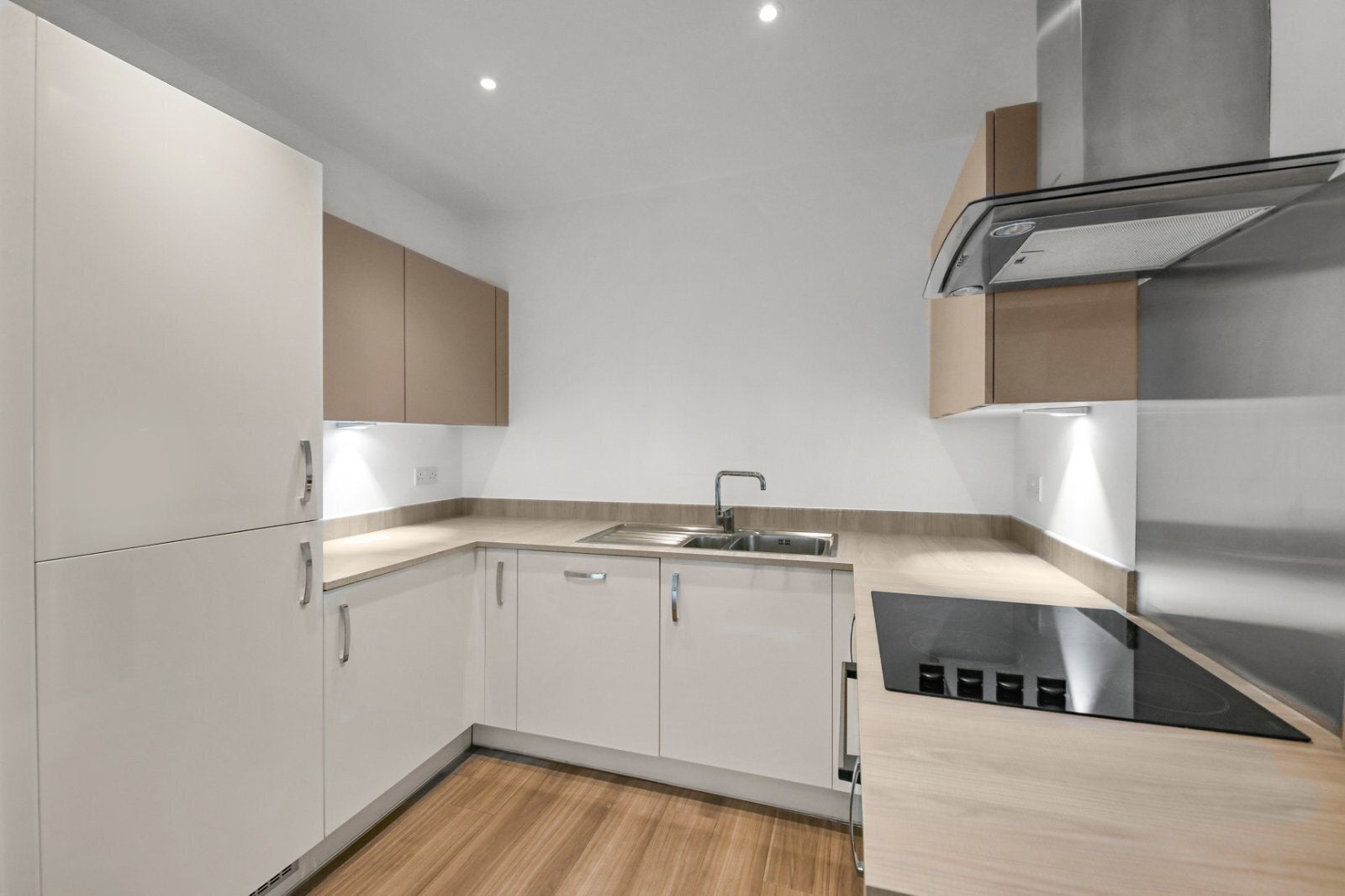 Flat Rolfe Terrace in Greater London
