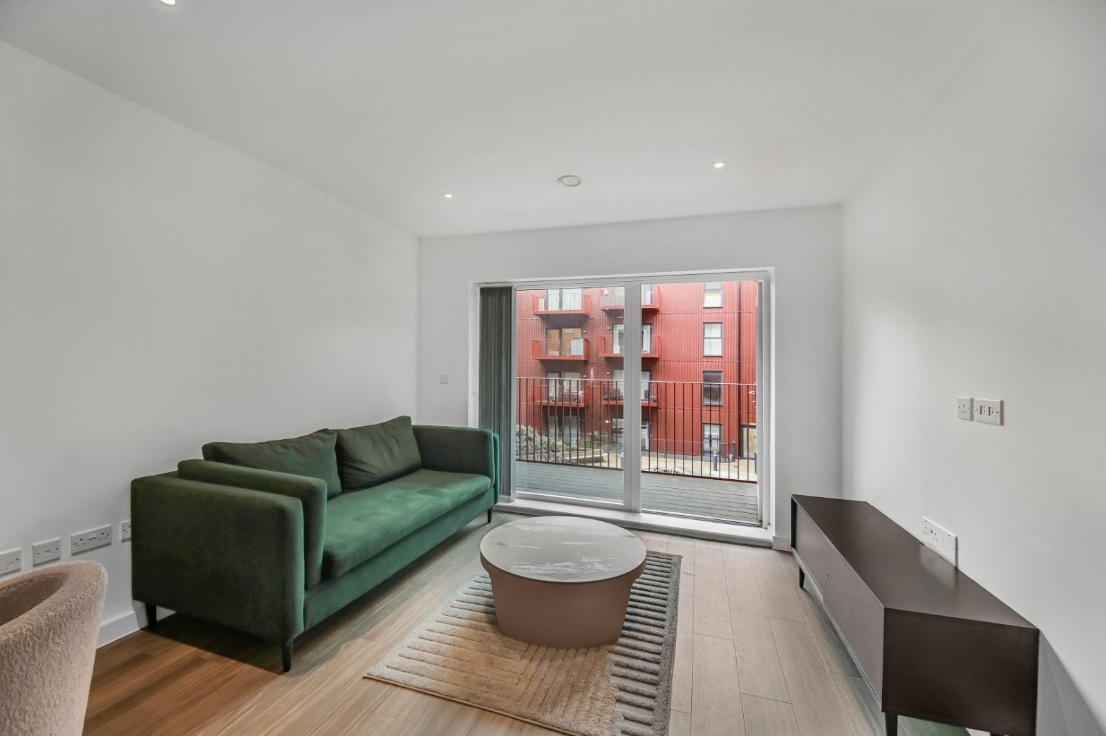 Flat Rolfe Terrace in Greater London
